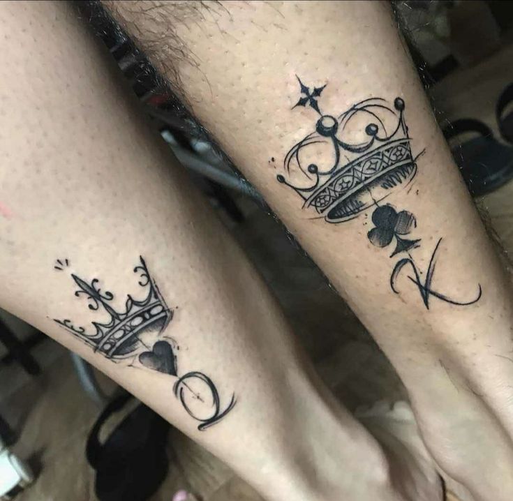 Imagem de tatuagem de casal.